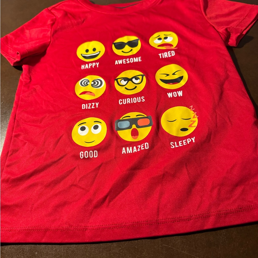 Cat & Jack Kids Emoji Graphic T-Shirt Size XS 4/5 Red Polyester Short Sleeve Tee